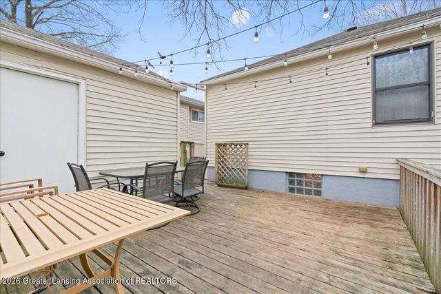 2610 Gary Avenue, Lansing, MI 48906