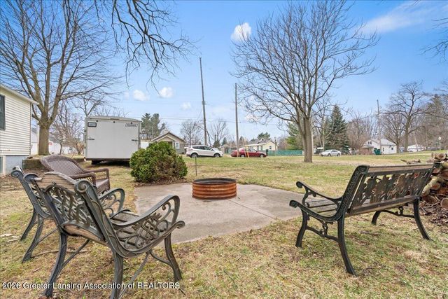 2610 Gary Avenue, Lansing, MI 48906