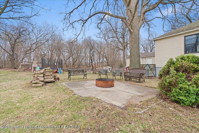 2610 Gary Avenue, Lansing, MI 48906