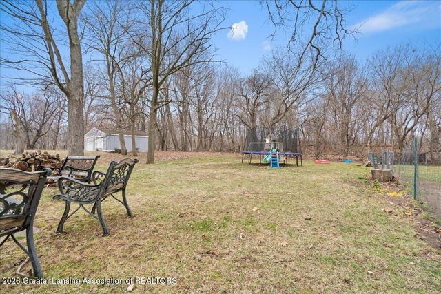 2610 Gary Avenue, Lansing, MI 48906