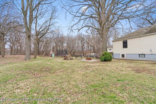 2610 Gary Avenue, Lansing, MI 48906