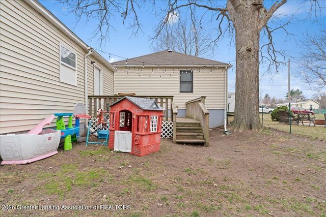 2610 Gary Avenue, Lansing, MI 48906