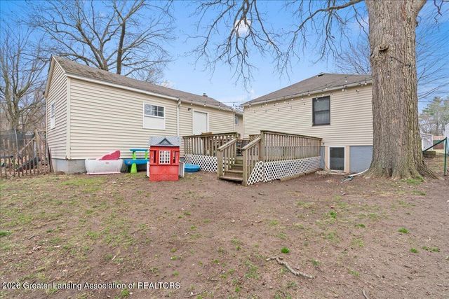 2610 Gary Avenue, Lansing, MI 48906