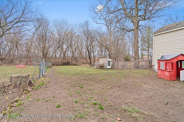 2610 Gary Avenue, Lansing, MI 48906