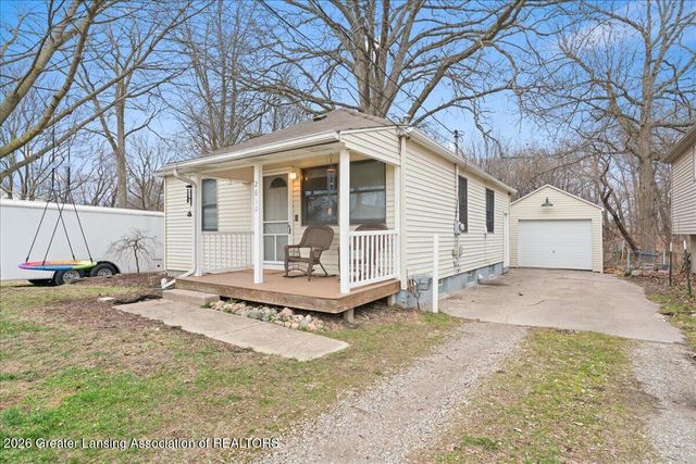 2610 Gary Avenue, Lansing, MI 48906