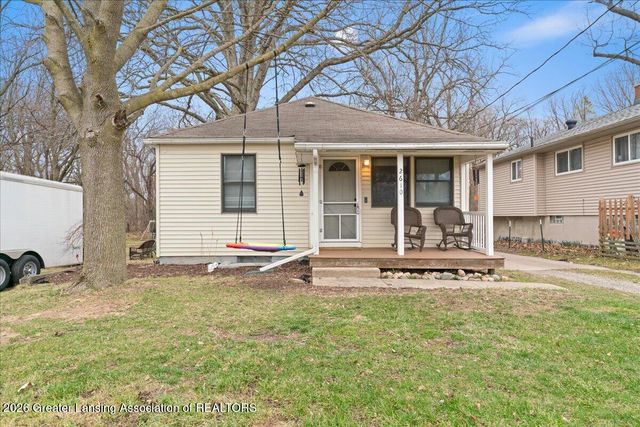 2610 Gary Avenue, Lansing, MI 48906
