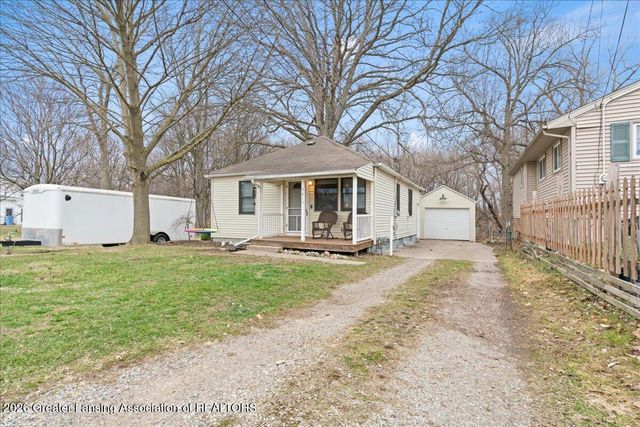 2610 Gary Avenue, Lansing, MI 48906