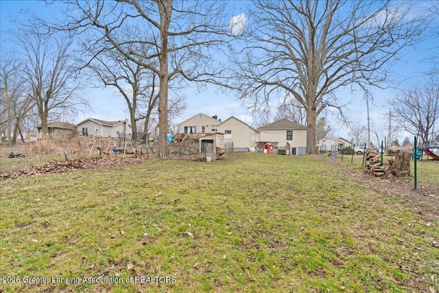 2610 Gary Avenue, Lansing, MI 48906