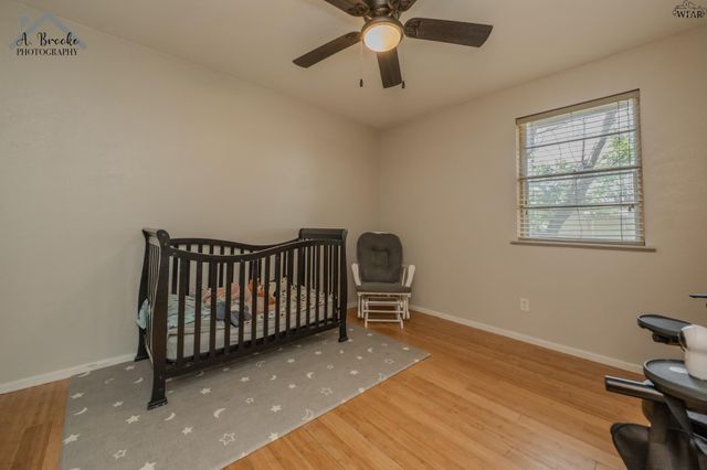 903 LINCOLN DRIVE, Iowa Park, TX 76367