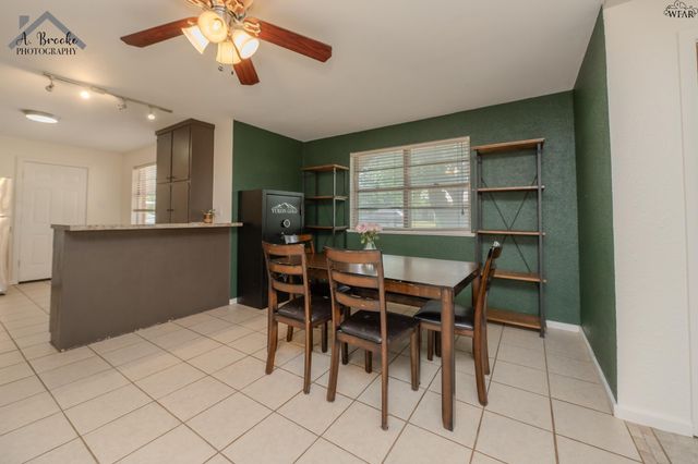 903 LINCOLN DRIVE, Iowa Park, TX 76367