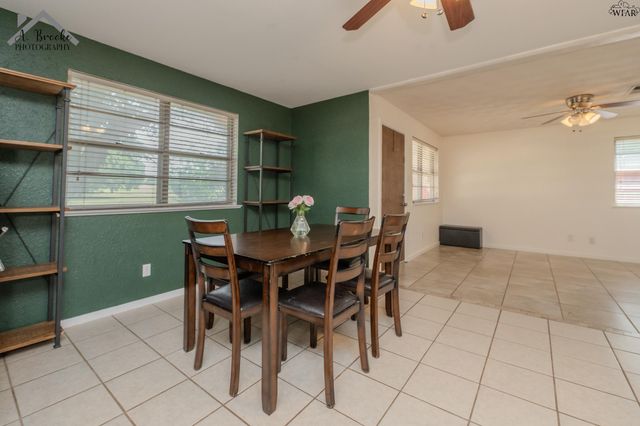 903 LINCOLN DRIVE, Iowa Park, TX 76367