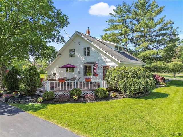 6176 Lakeshore Road, Cicero, NY 13039