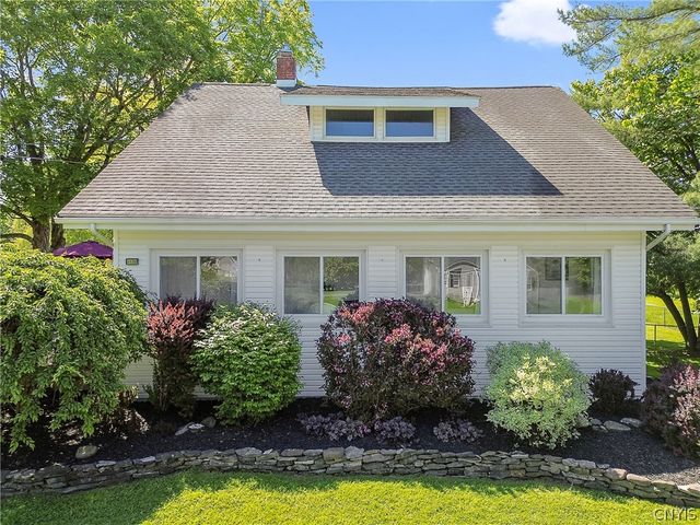 6176 Lakeshore Road, Cicero, NY 13039