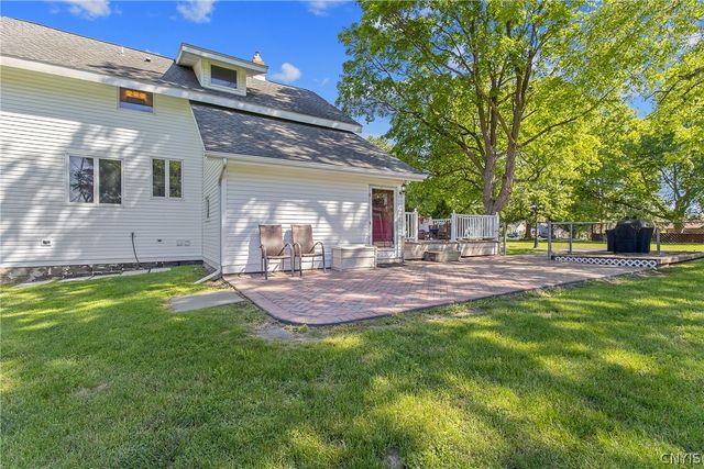 6176 Lakeshore Road, Cicero, NY 13039