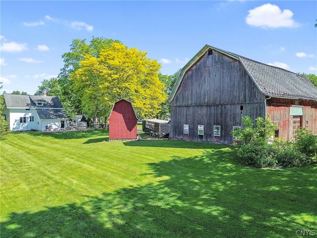 6176 Lakeshore Road, Cicero, NY 13039