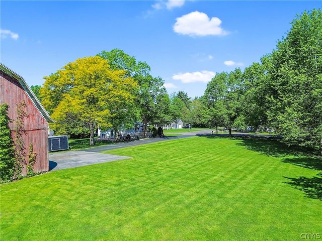 6176 Lakeshore Road, Cicero, NY 13039