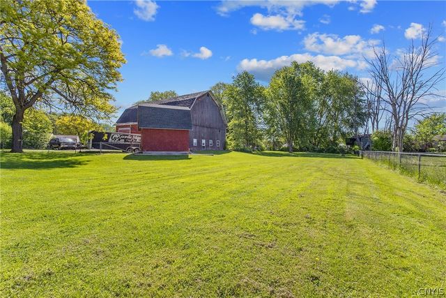 6176 Lakeshore Road, Cicero, NY 13039