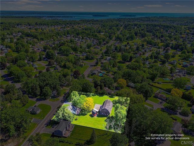 6176 Lakeshore Road, Cicero, NY 13039