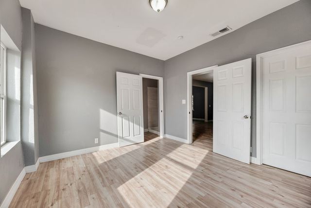 815 N Travis Street, Sherman, TX 75090