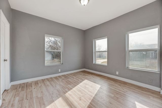 815 N Travis Street, Sherman, TX 75090