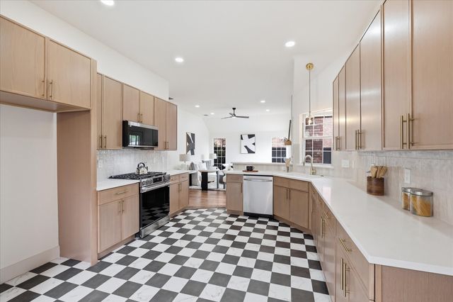 1760 Blackstone Drive, Carrollton, TX 75007