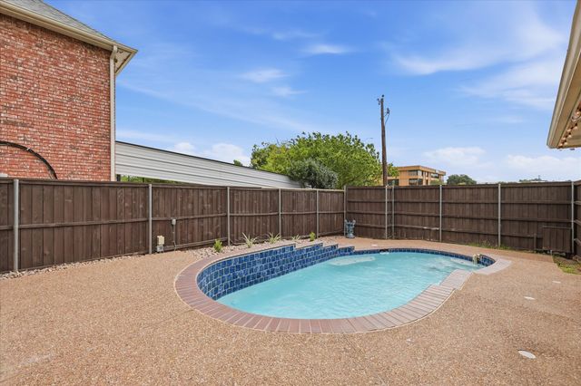 1760 Blackstone Drive, Carrollton, TX 75007