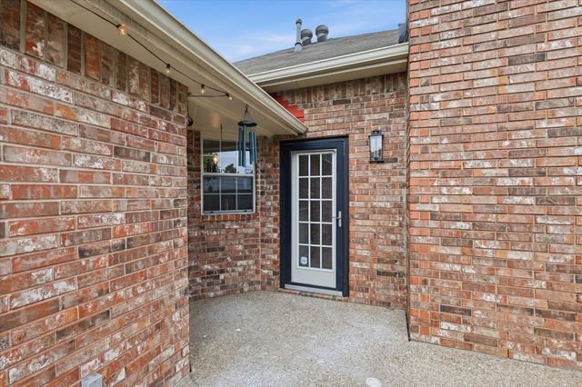 1760 Blackstone Drive, Carrollton, TX 75007