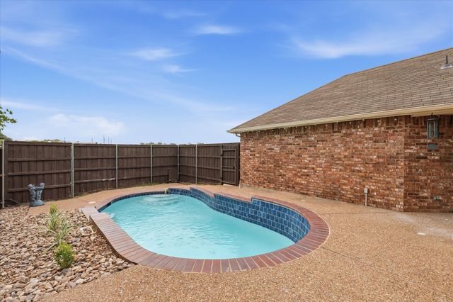 1760 Blackstone Drive, Carrollton, TX 75007