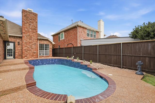 1760 Blackstone Drive, Carrollton, TX 75007