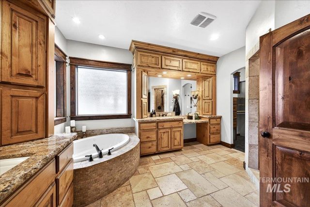 5627 N Morpheus Place, Meridian, ID 83646