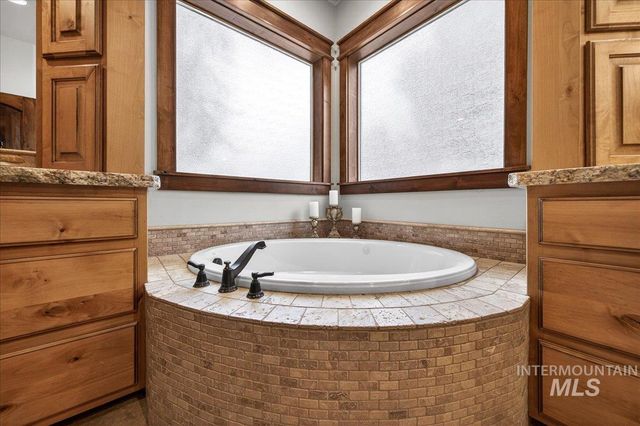 5627 N Morpheus Place, Meridian, ID 83646