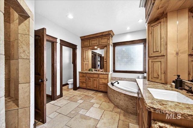 5627 N Morpheus Place, Meridian, ID 83646