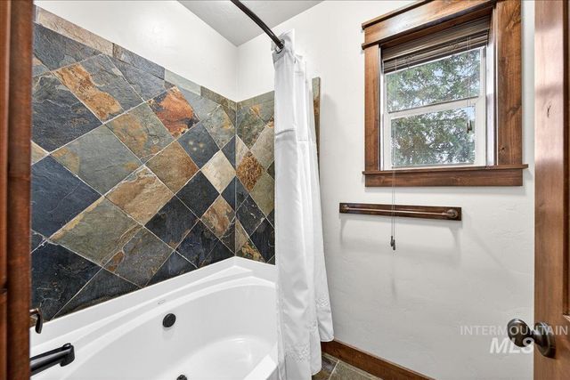 5627 N Morpheus Place, Meridian, ID 83646