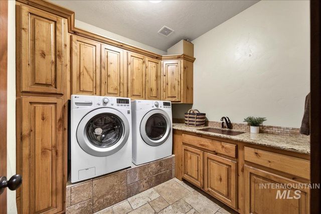 5627 N Morpheus Place, Meridian, ID 83646