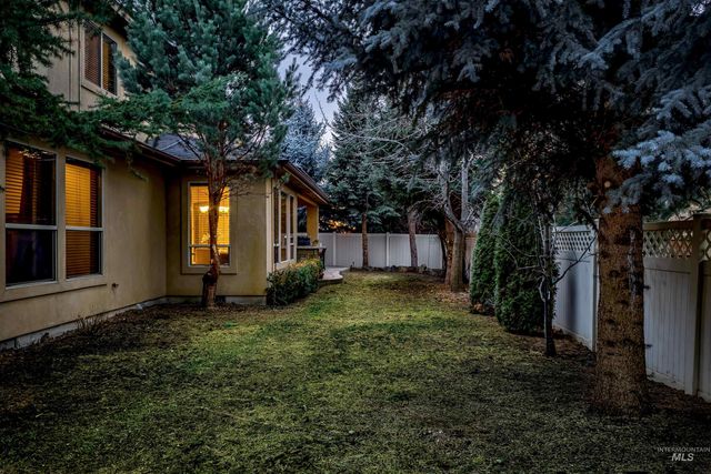 5627 N Morpheus Place, Meridian, ID 83646