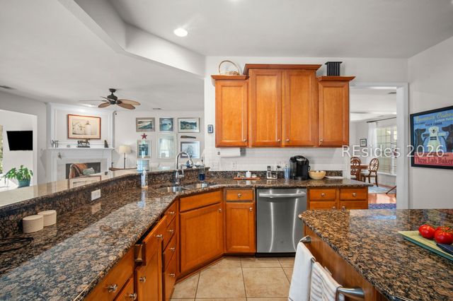 1 Abbotsbury Pl, Bluffton, SC 29910