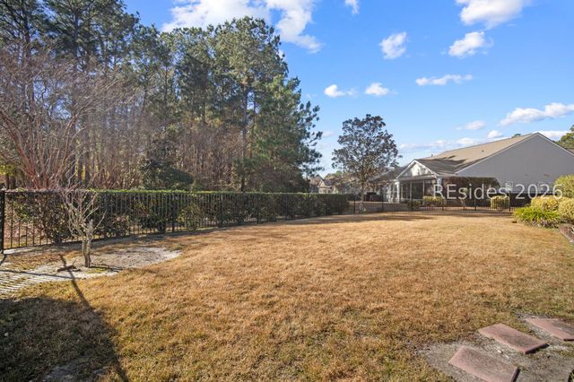 1 Abbotsbury Pl, Bluffton, SC 29910