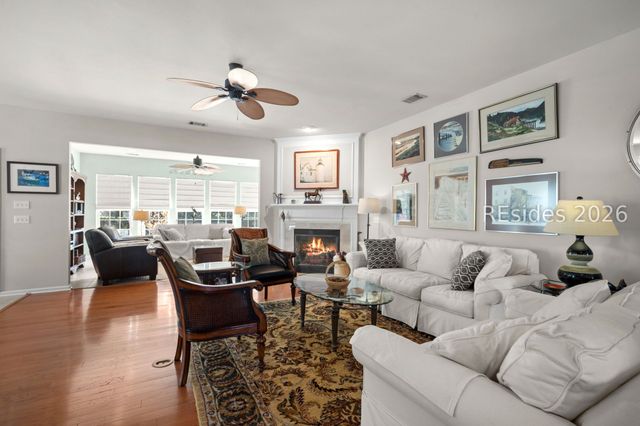 1 Abbotsbury Pl, Bluffton, SC 29910