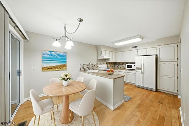 99 Sleepy Holw, Sparta Twp., NJ 07871