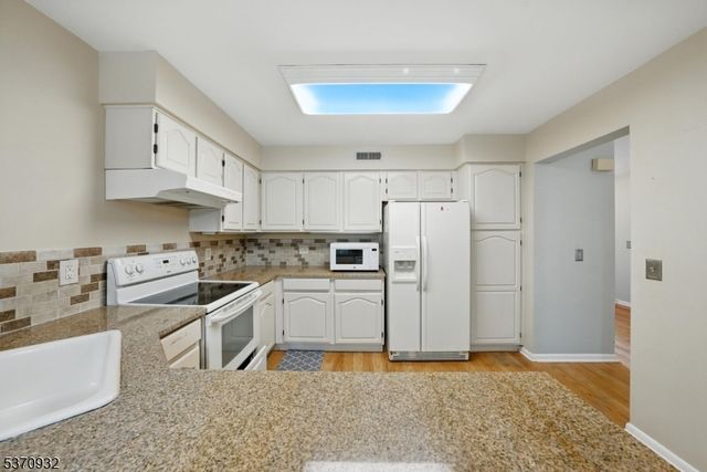 99 Sleepy Holw, Sparta Twp., NJ 07871