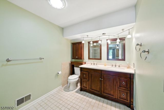 99 Sleepy Holw, Sparta Twp., NJ 07871