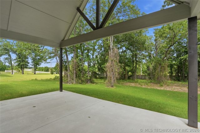 1305 Falls Drive, Sapulpa, OK 74066