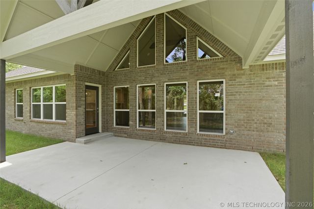 1305 Falls Drive, Sapulpa, OK 74066