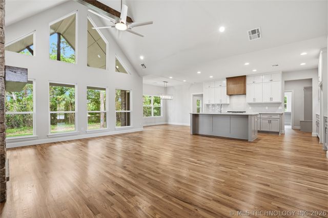 1305 Falls Drive, Sapulpa, OK 74066