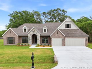 1305 Falls Drive, Sapulpa, OK 74066