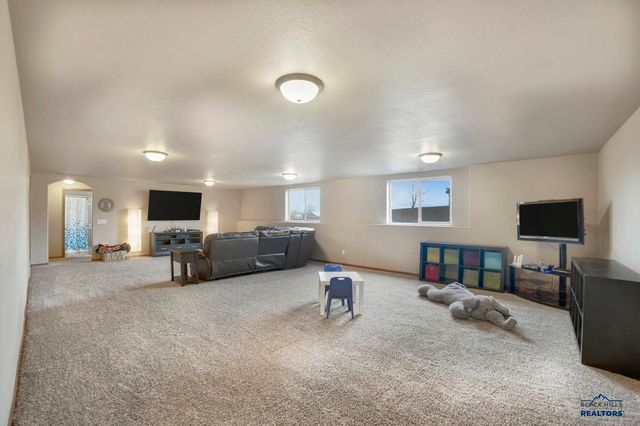 4208 VINECLIFF DR, Rapid City, SD 57703