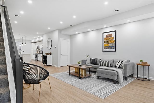 1912 Fox Way, South Side, PA 15203