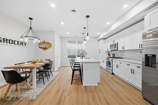 1912 Fox Way, South Side, PA 15203