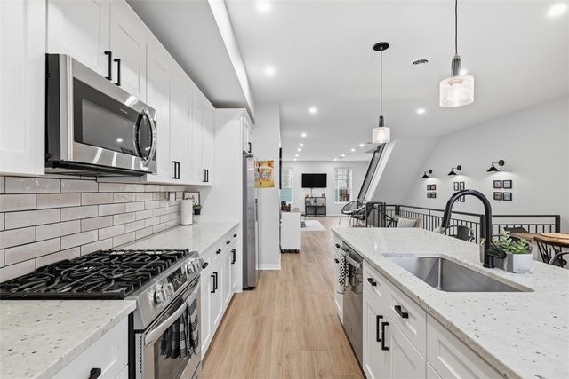 1912 Fox Way, South Side, PA 15203