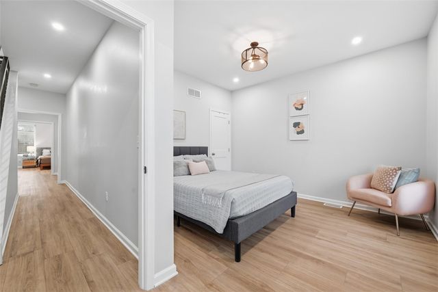 1912 Fox Way, South Side, PA 15203